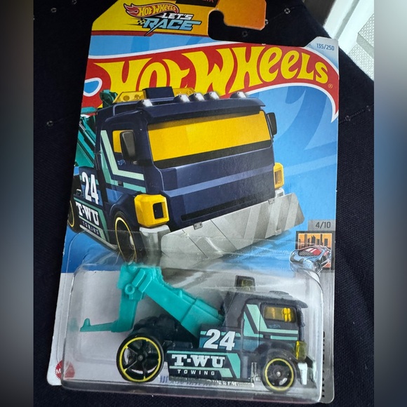hot wheels Other - Hot Wheels 24 Towing truck 🛻